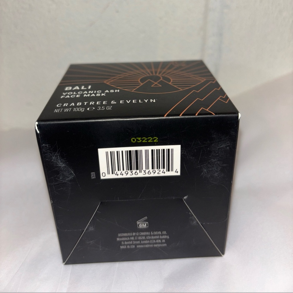 Crabtree & Evelyn Bali Volcanic Ash Face Mask - Picture 2 of 7